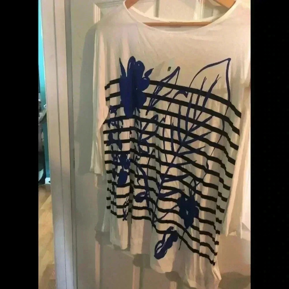 Gap - Picture 1 of 3